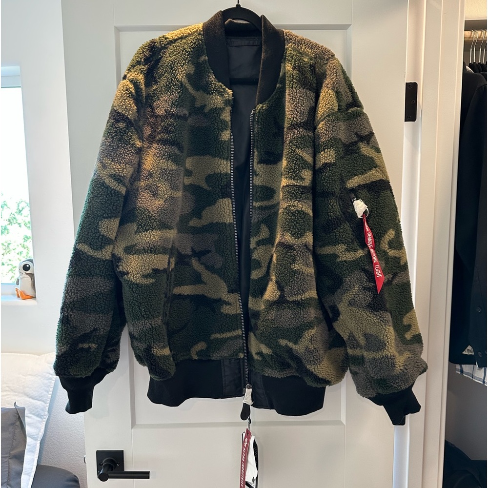 NWT Bomber jacket camp and black reversible size Xl Alpha Industries